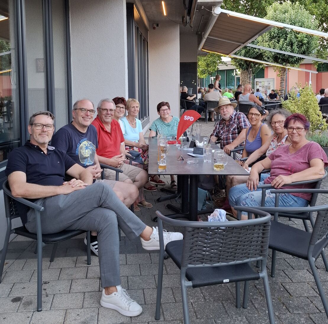 Stammtisch mit Personen