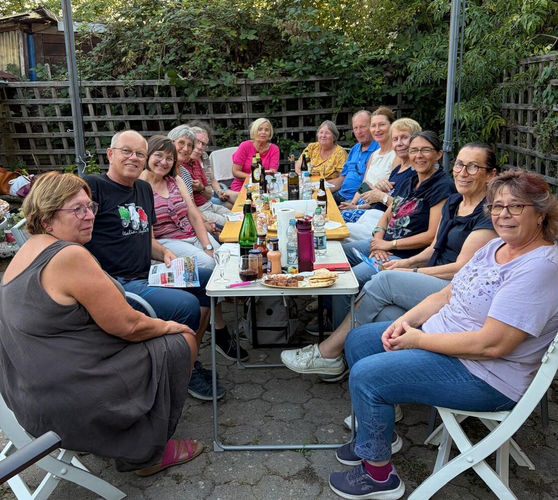 Mitglieder der SPD Wimpfener Liste beim Grill-Stammtisch